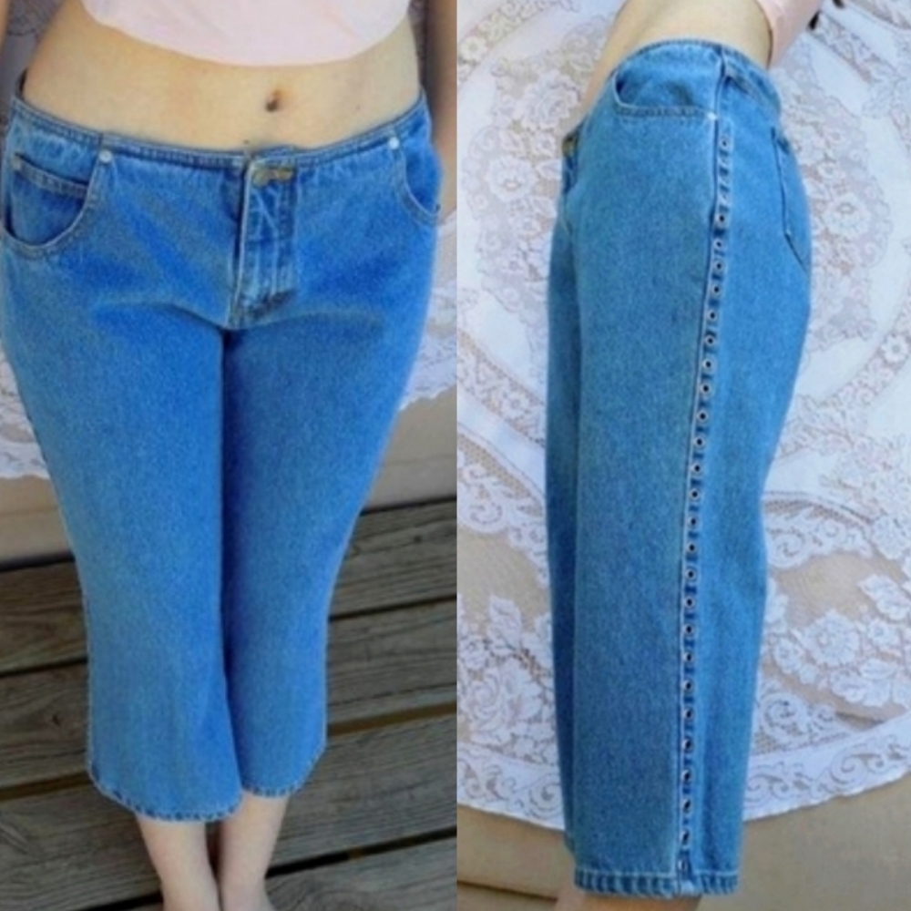 Vtg Y2K NoBo medium wash denim grommet sides low rise jean capris jeans 8